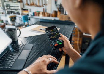 Best Investment Platforms for Beginners: A Simple Guide to Starting to Invest Safely and Confidently